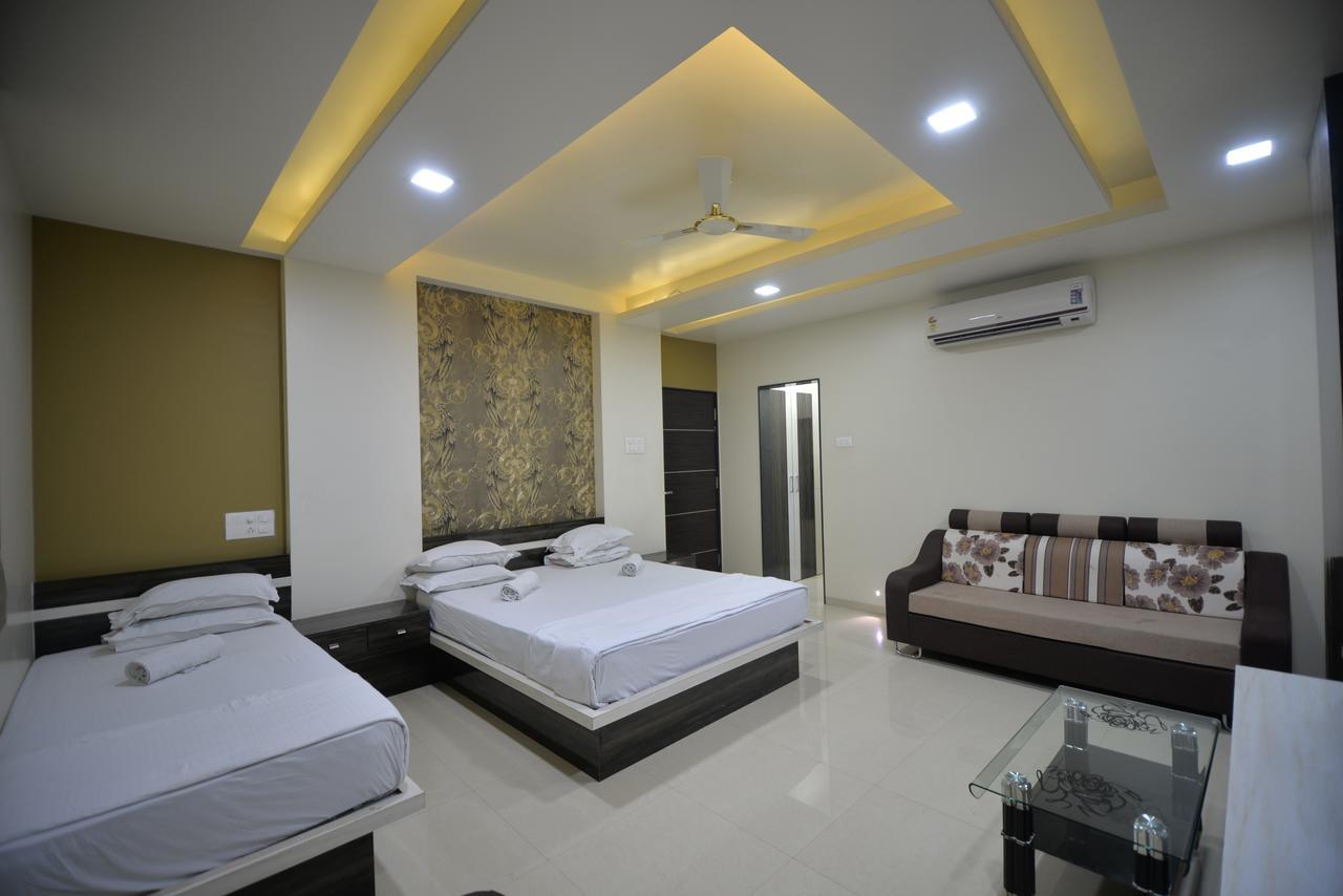 Hotel Radhe Krishna Sholapur Exterior foto